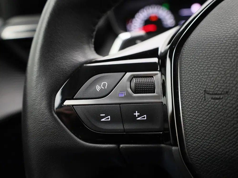 Peugeot 208 1.2 PureTech Active Pack Automaat uit 2022, foto 17