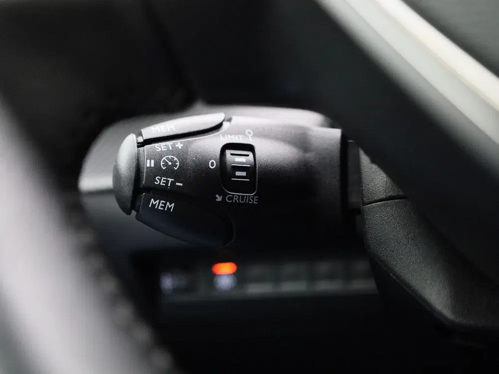Peugeot 208 1.2 PureTech Active Pack Automaat uit 2022, foto 18