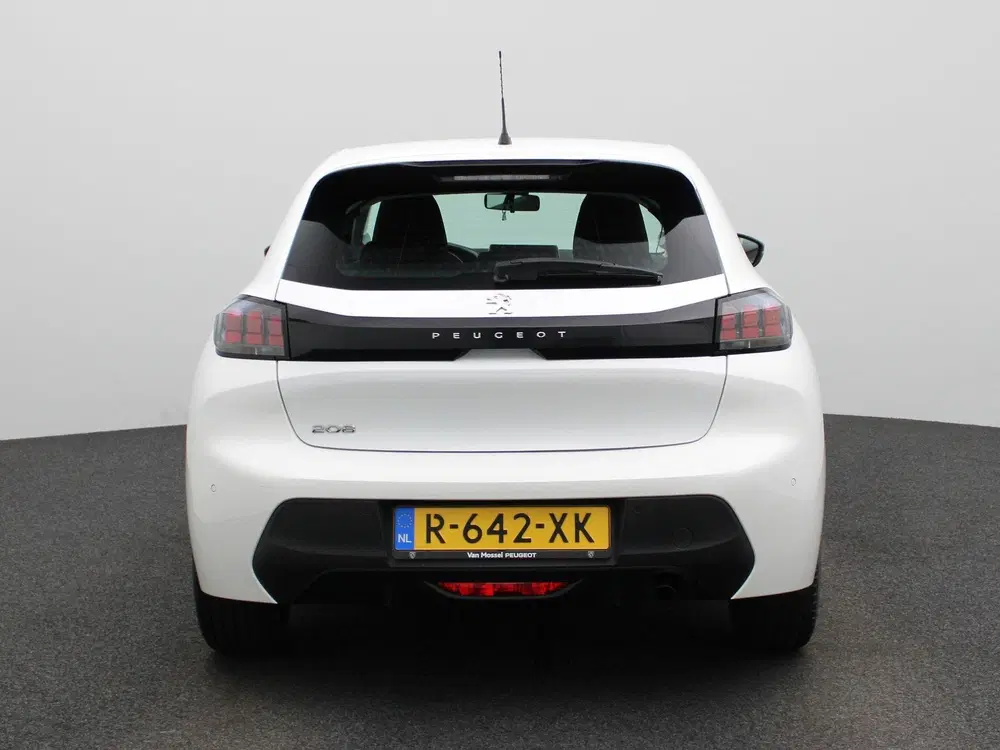 Peugeot 208 1.2 PureTech Active Pack Automaat uit 2022, foto 5