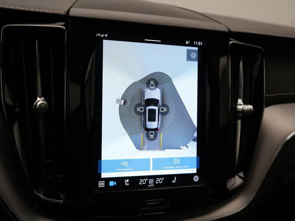 Volvo XC60 T8 AWD Plus Dark LONG RANGE PHEV 456pk Dea uit 2022, foto 10