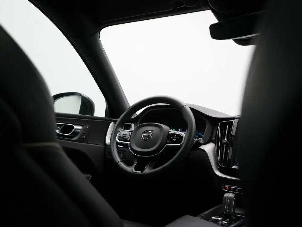 Volvo XC60 T8 AWD Plus Dark LONG RANGE PHEV 456pk Dea uit 2022, foto 16