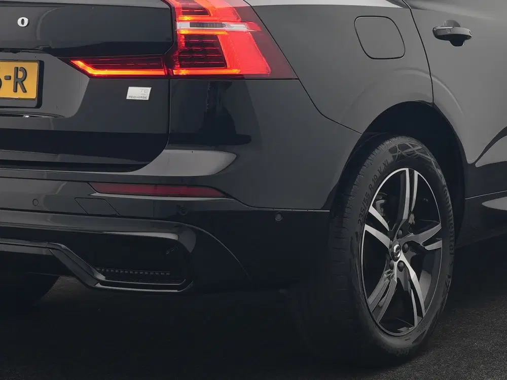 Volvo XC60 T8 AWD Plus Dark LONG RANGE PHEV 456pk Dea uit 2022, foto 8