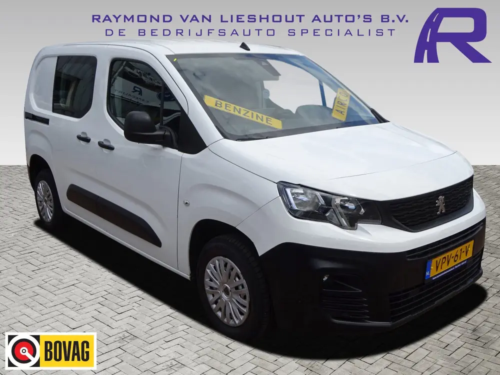Peugeot Partner 1.2 PureTech Pro BENZINE AIRCO NAVI CRUISE uit 2022