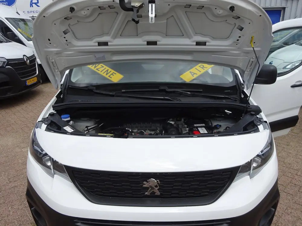 Peugeot Partner 1.2 PureTech Pro BENZINE AIRCO NAVI CRUISE uit 2022, foto 6