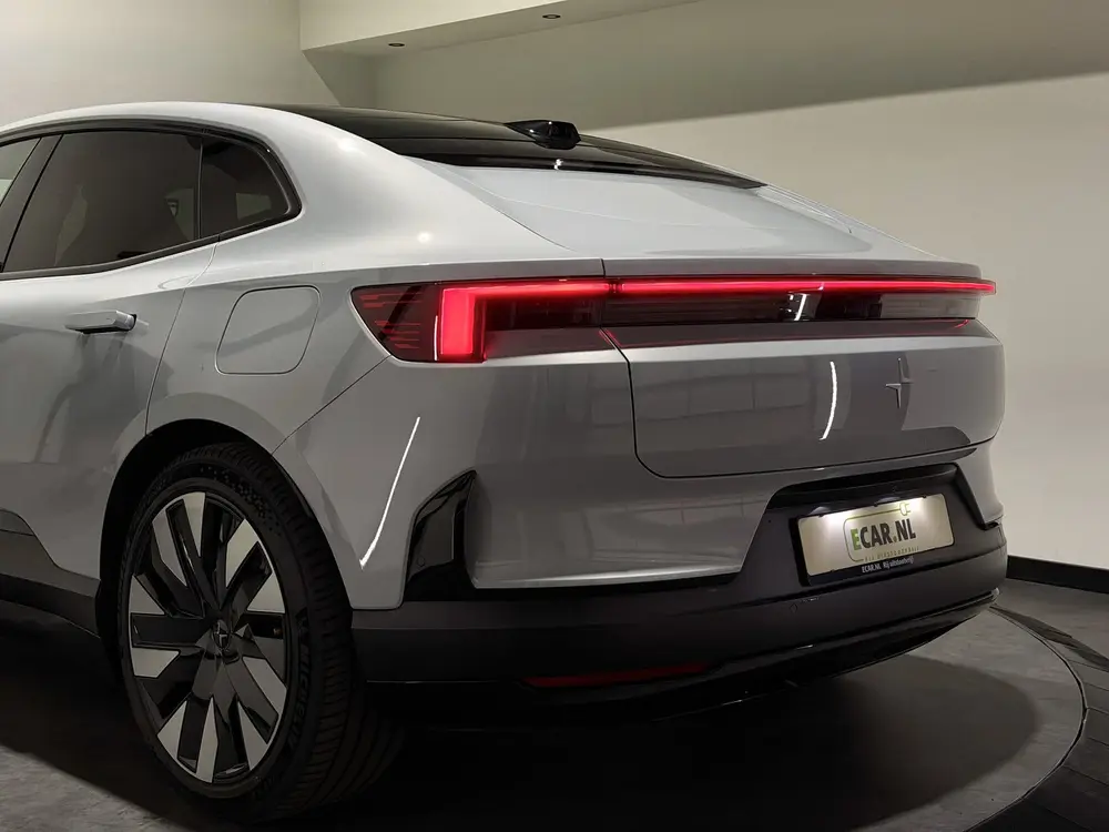 Polestar 4 Long Range Single motor 100 kWh uit 2024, foto 10