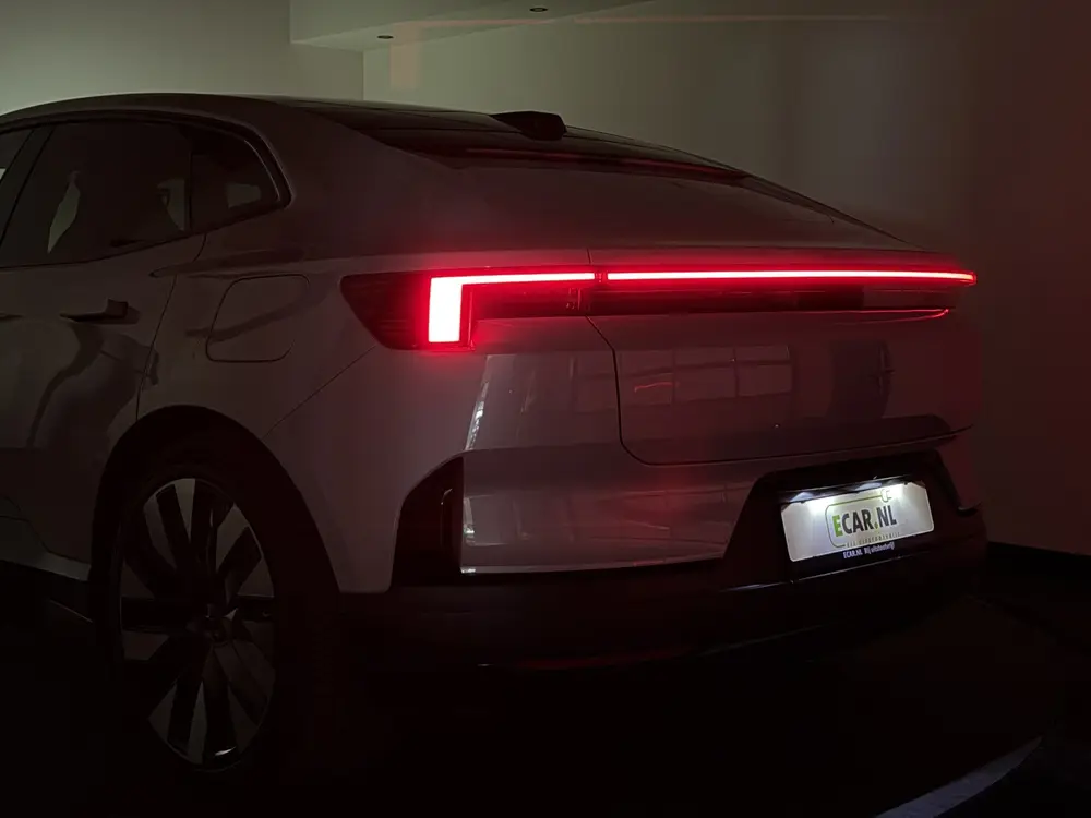 Polestar 4 Long Range Single motor 100 kWh uit 2024, foto 11