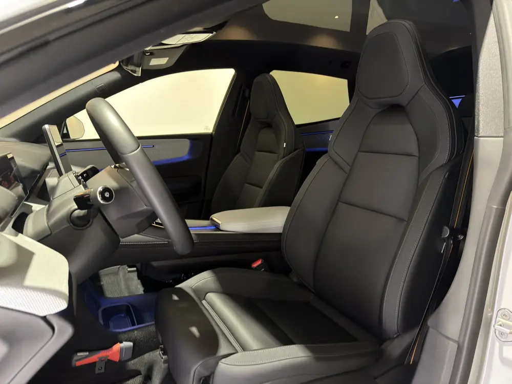 Polestar 4 Long Range Single motor 100 kWh uit 2024, foto 12