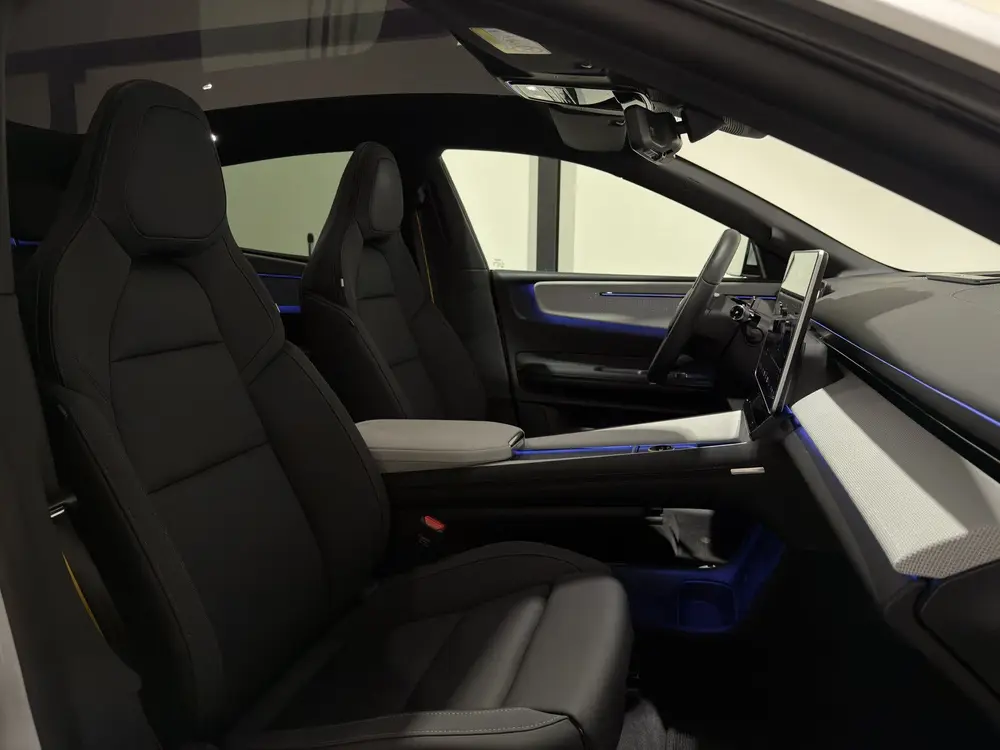 Polestar 4 Long Range Single motor 100 kWh uit 2024, foto 13