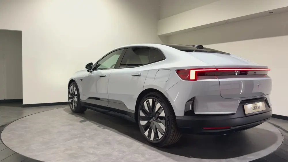 Polestar 4 Long Range Single motor 100 kWh uit 2024, foto 5