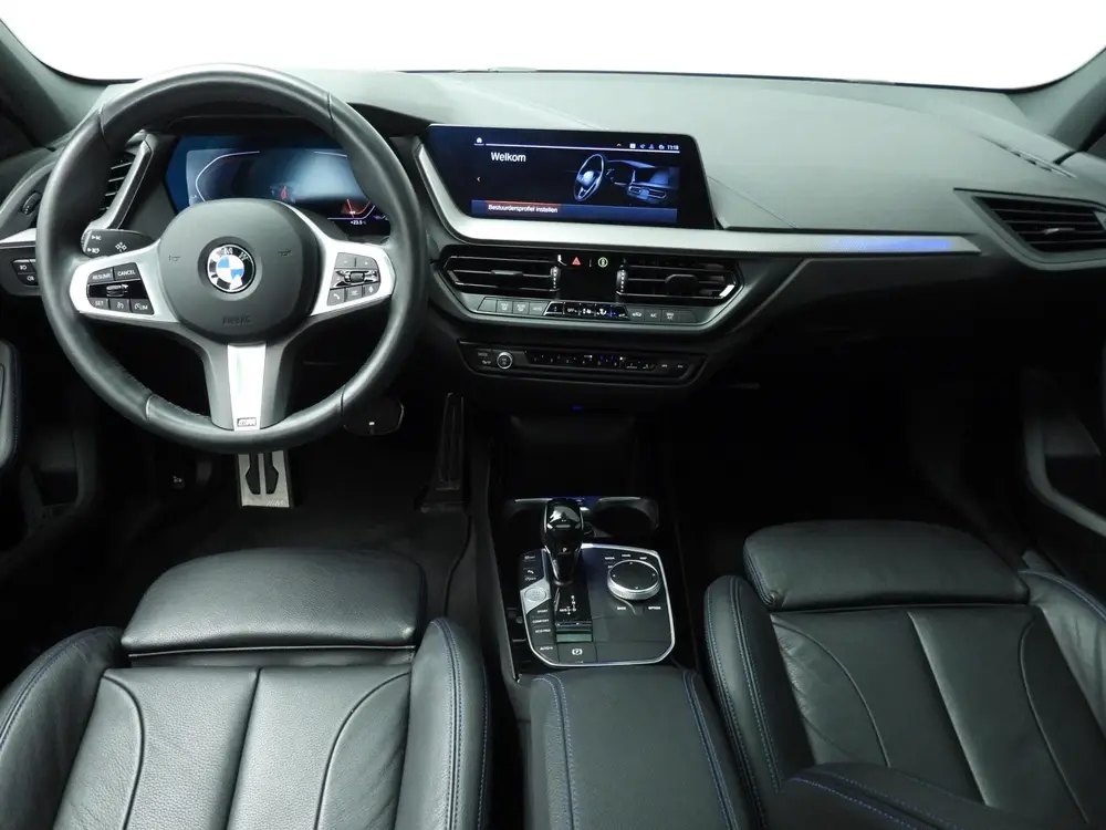 BMW 1-serie 5-deurs 118i uit 2024, foto 10