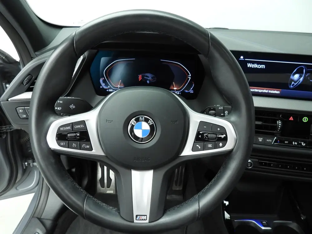 BMW 1-serie 5-deurs 118i uit 2024, foto 11