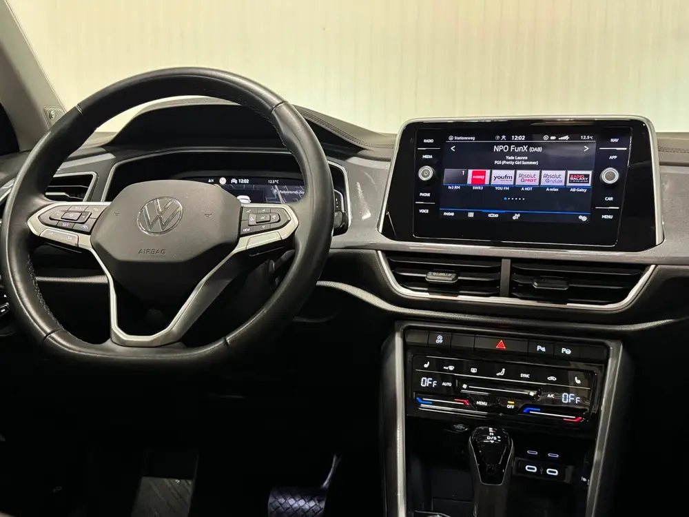 Volkswagen T-Roc 1.5 TSI Style | PANO | IQ LIGHTS | BEATS AU uit 2022, foto 14