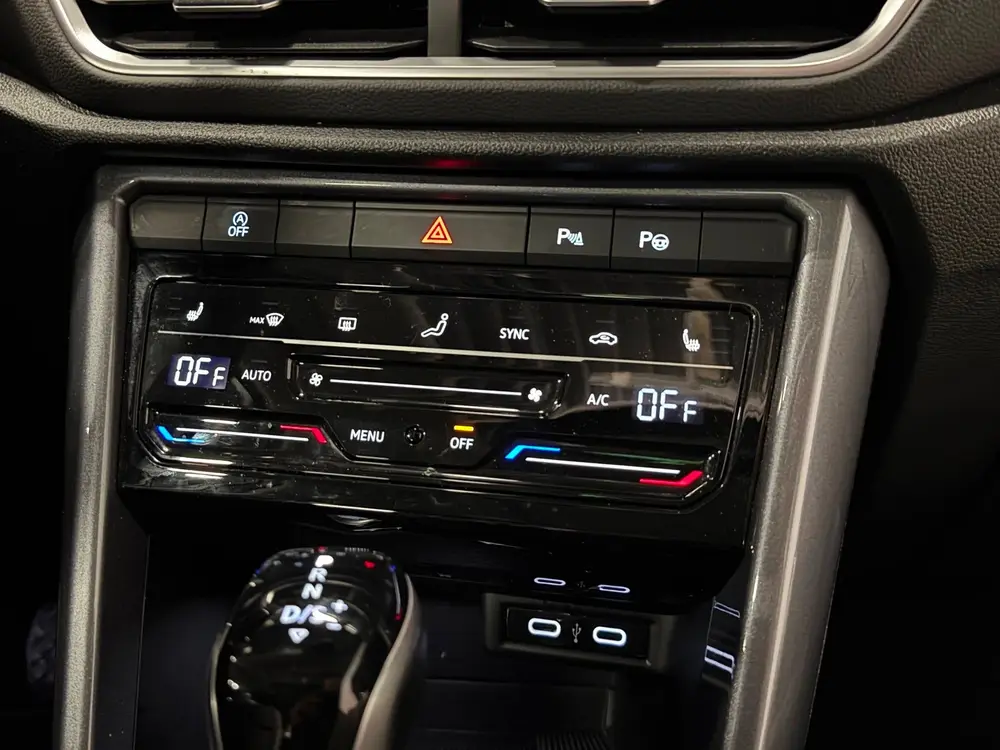 Volkswagen T-Roc 1.5 TSI Style | PANO | IQ LIGHTS | BEATS AU uit 2022, foto 17