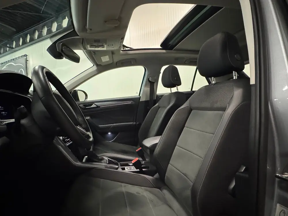 Volkswagen T-Roc 1.5 TSI Style | PANO | IQ LIGHTS | BEATS AU uit 2022, foto 18
