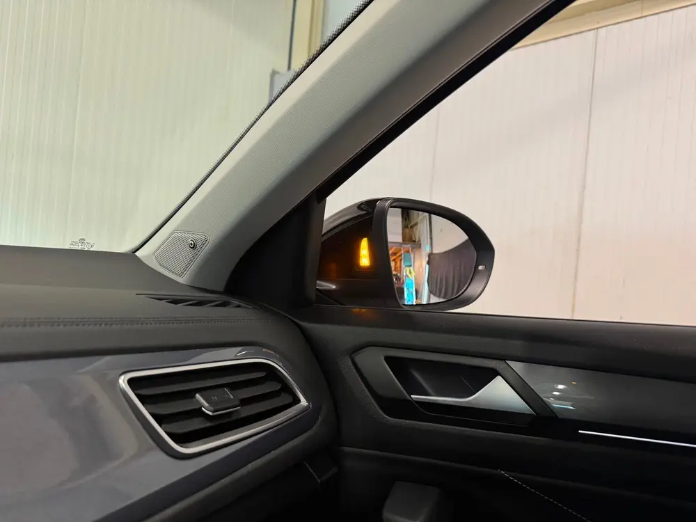Volkswagen T-Roc 1.5 TSI Style | PANO | IQ LIGHTS | BEATS AU uit 2022, foto 20