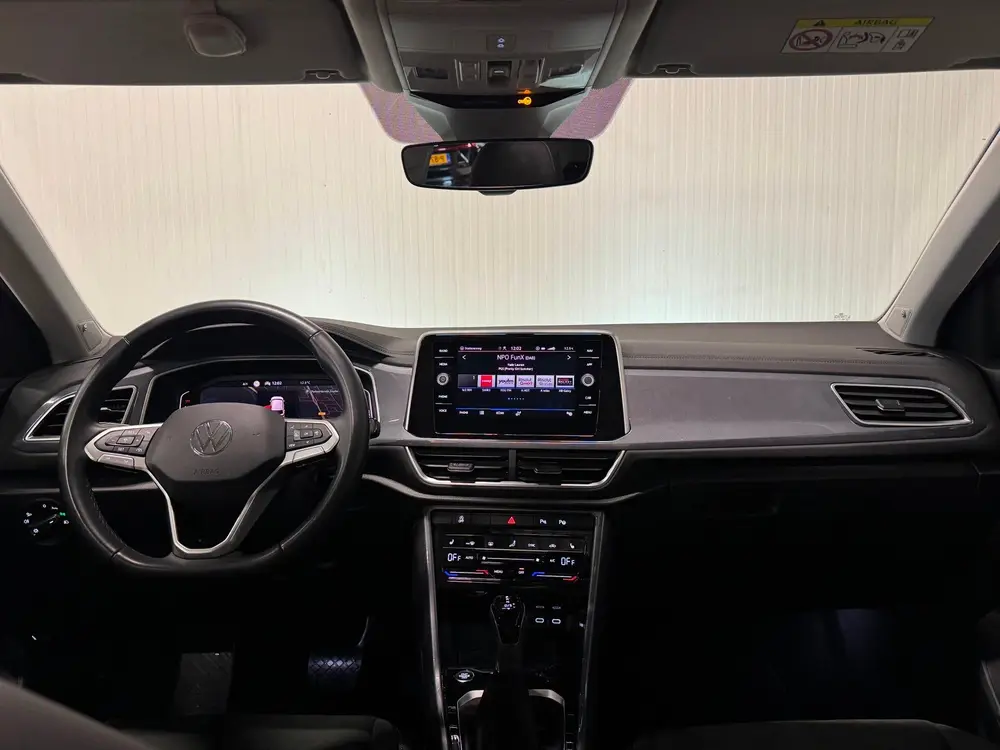 Volkswagen T-Roc 1.5 TSI Style | PANO | IQ LIGHTS | BEATS AU uit 2022, foto 3