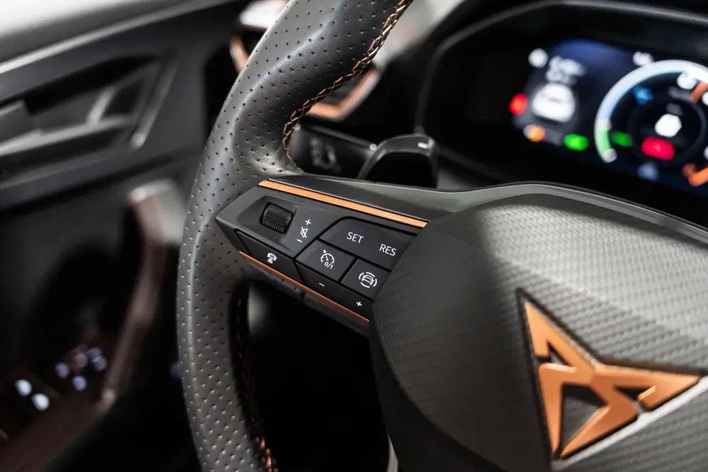 Cupra Formentor 1.4 e-Hybrid Business Pano Leder Camera Le uit 2022, foto 9