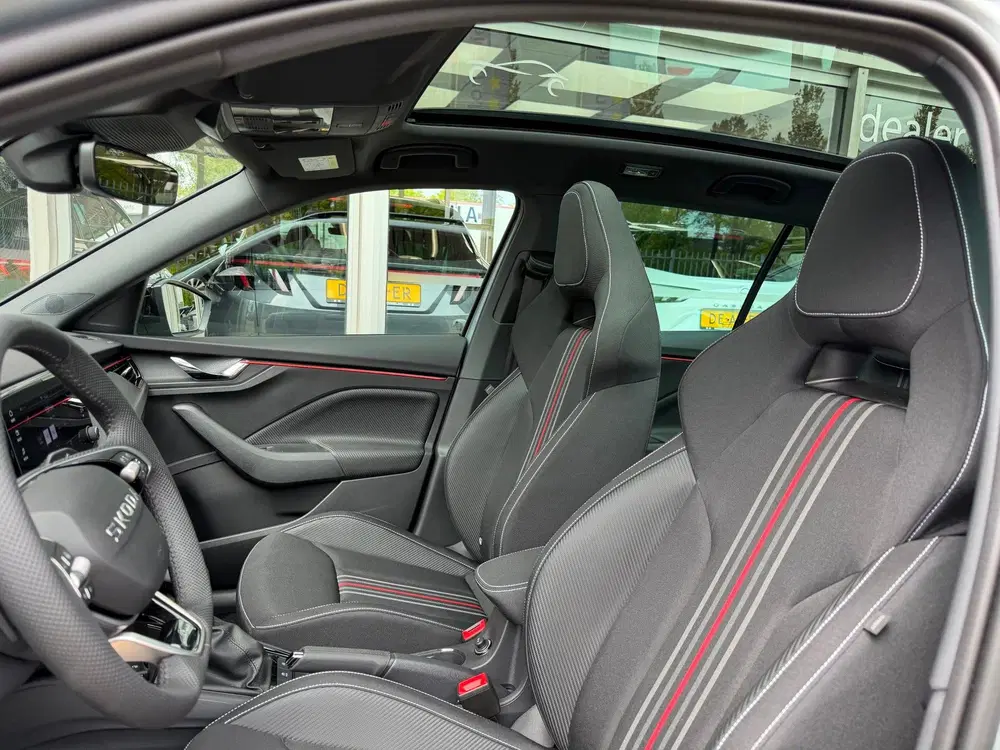 Skoda Kamiq 1.5 TSI Monte Carlo150PK PANO uit 2026, foto 10