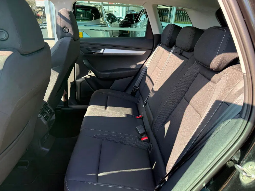 Skoda Karoq 1.5 TSI ACT Business Edition 150PK PANO uit 2025, foto 10