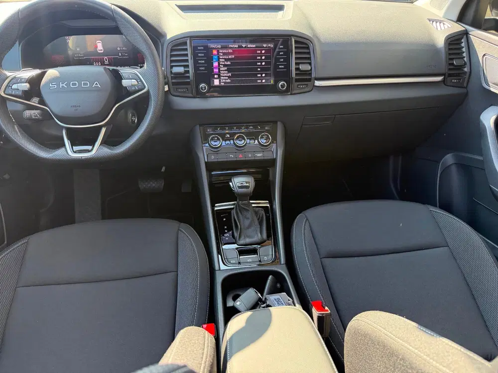 Skoda Karoq 1.5 TSI ACT Business Edition 150PK PANO uit 2025, foto 12