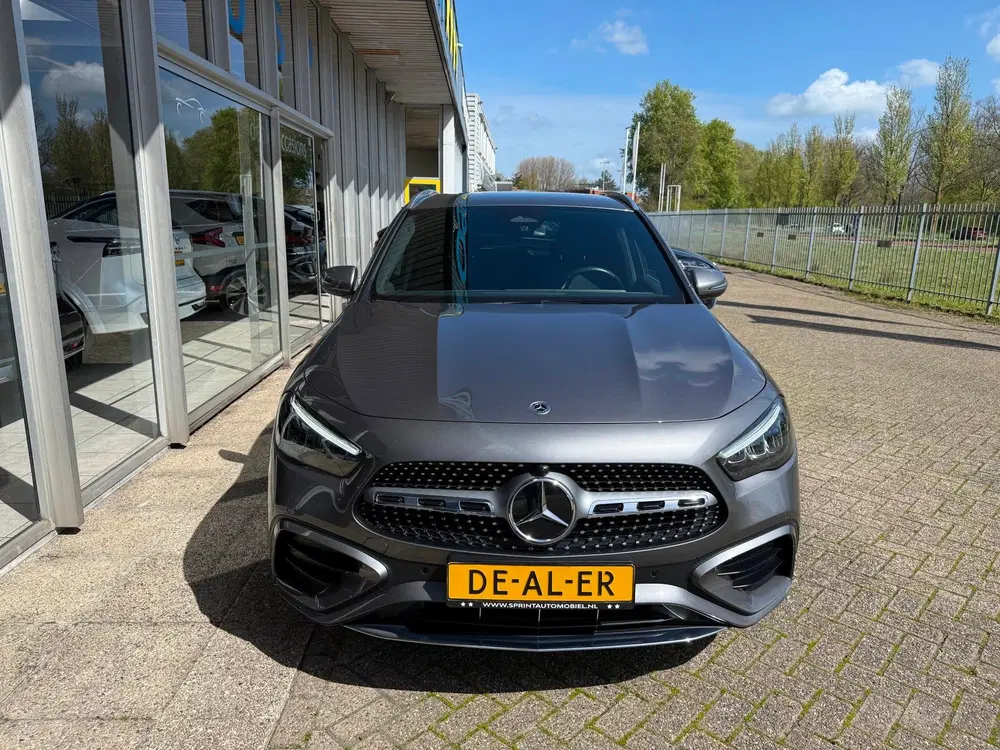 Mercedes-Benz GLA 200 AMG Line 163PK uit 2024, foto 2
