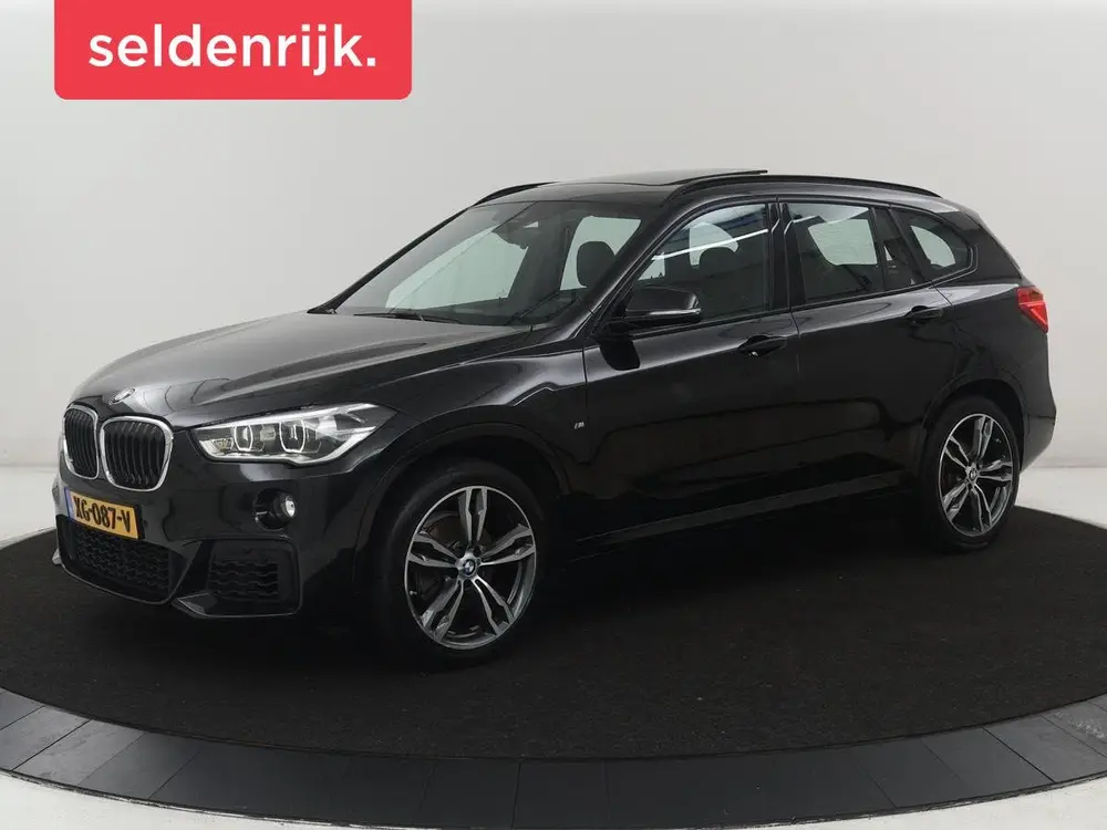 BMW X1 | Panoramadak | Leder | Stoe uit 2019