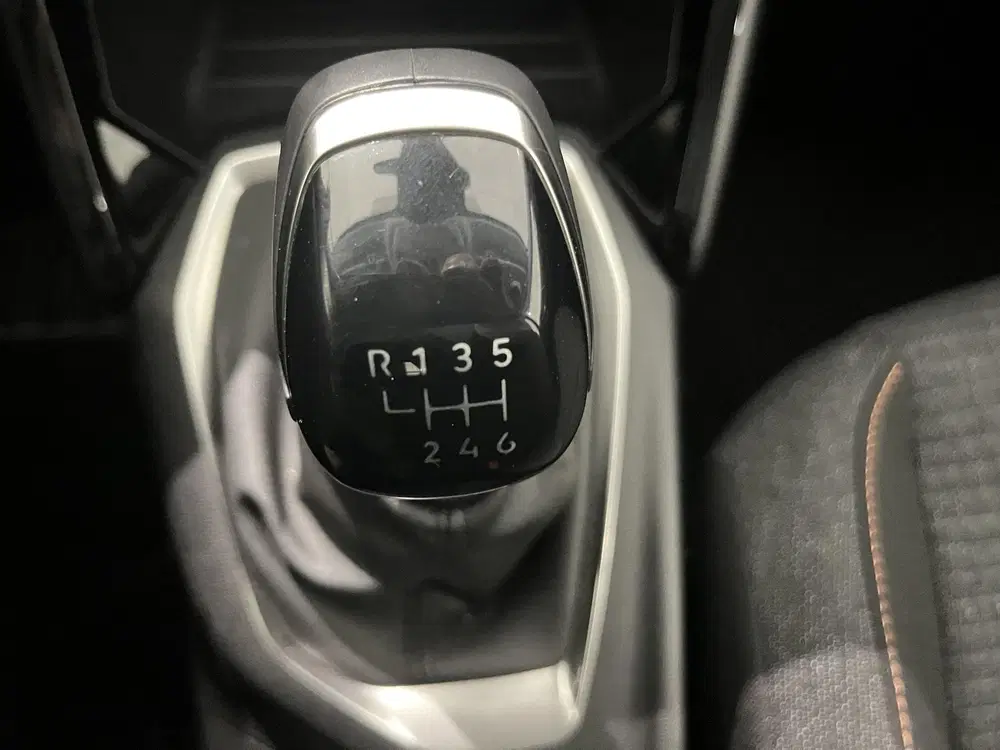 Peugeot 208 1.2 PureTech 100 Style uit 2025, foto 12