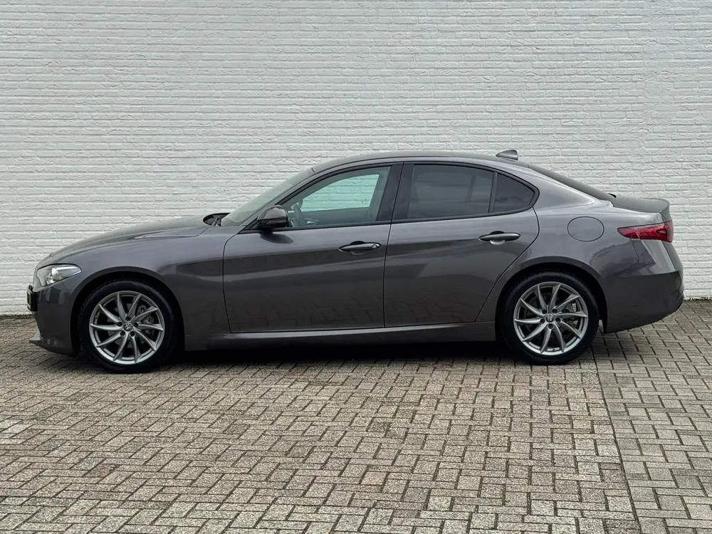 Alfa Romeo Giulia 2.0T Sprint Leder elektrisch+verwarmd Stuu uit 2022, foto 13
