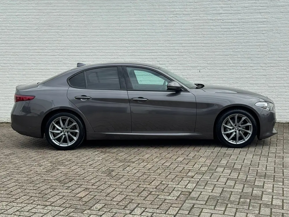 Alfa Romeo Giulia 2.0T Sprint Leder elektrisch+verwarmd Stuu uit 2022, foto 15