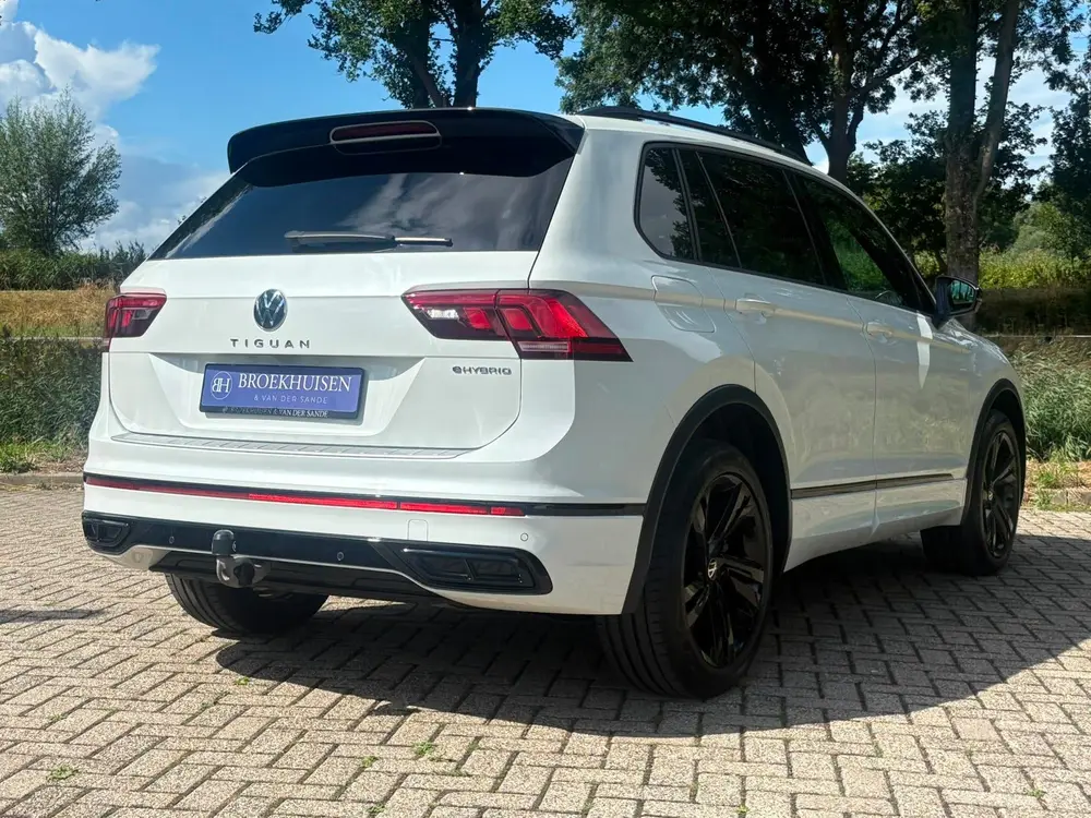 Volkswagen Tiguan 1.4 TSI eHybrid R-Line Business+ 245pk Tre uit 2022, foto 2