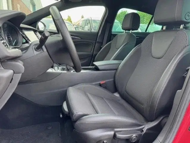 Opel Insignia 1.5 CDTI Business uit 2021, foto 13
