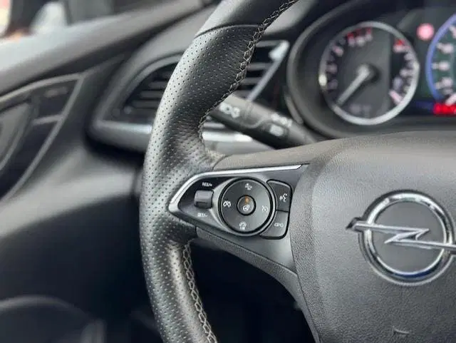 Opel Insignia 1.5 CDTI Business uit 2021, foto 17