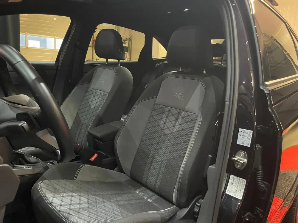 Volkswagen Taigo 1.5 TSI R-Line R-Line Business+ | Panodak | uit 2022, foto 17