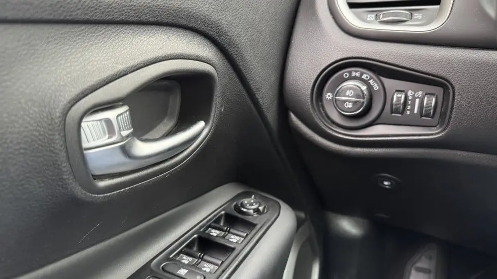 Jeep Renegade 4xe 240 Hyb. Limited uit 2021, foto 18