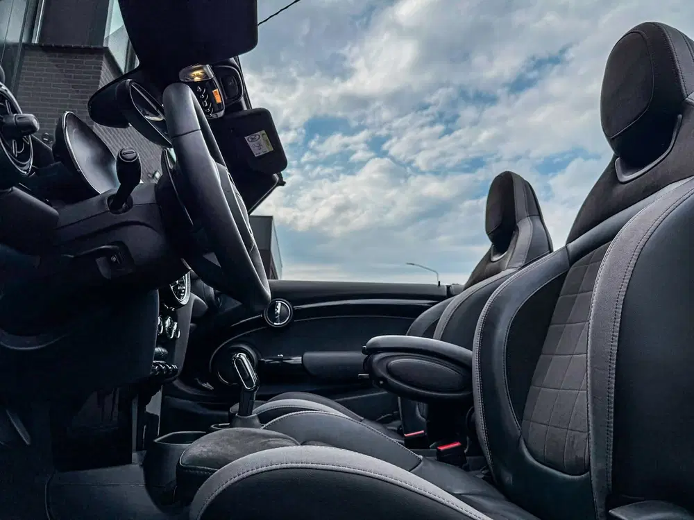 Mini Cabrio 2.0 John Cooper Works JCW Pack F1 aut 231p uit 2023, foto 4