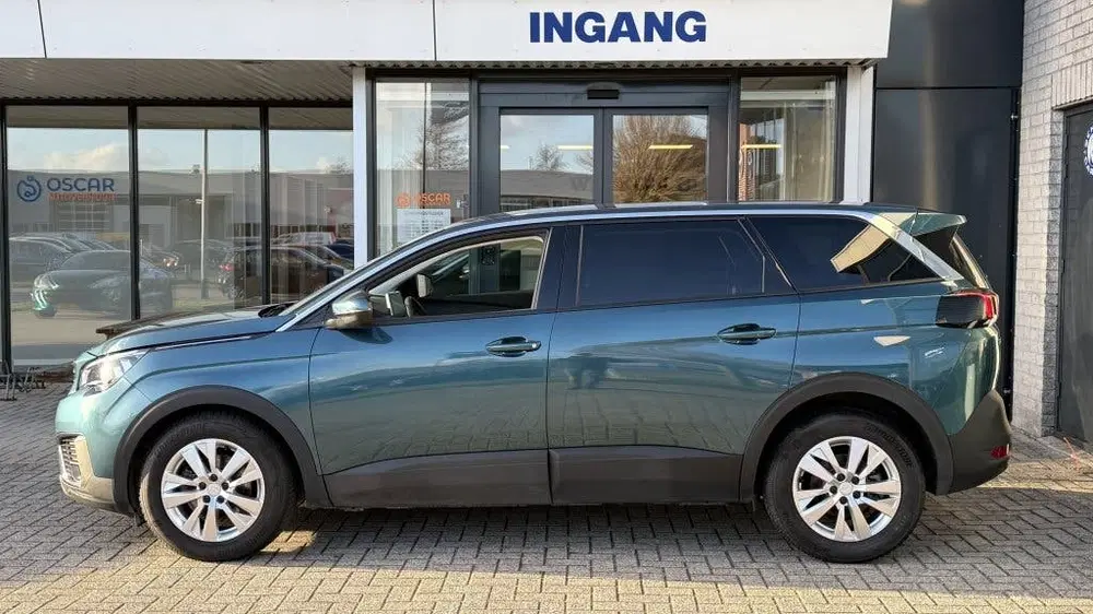 Peugeot 5008 1.2 PT Executive uit 2020, foto 2
