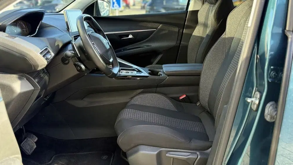 Peugeot 5008 1.2 PT Executive uit 2020, foto 7