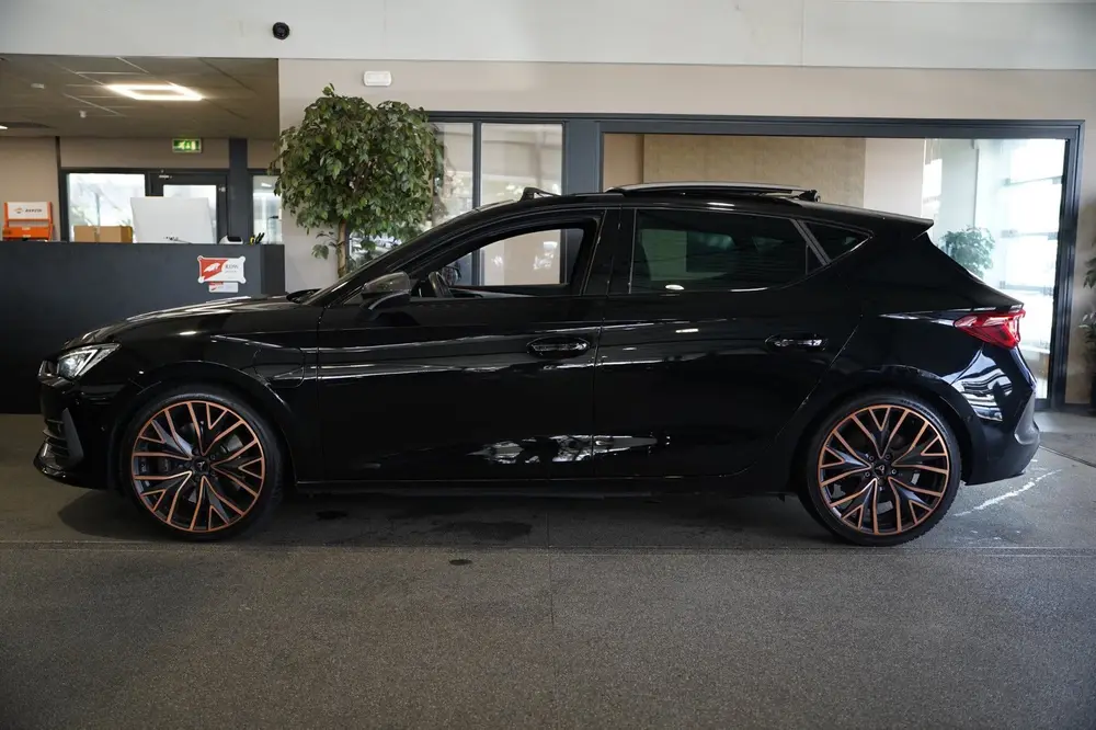 Cupra Leon 1.4 e-Hybrid VZ Copper 245PK Pano Led Cam uit 2022, foto 9