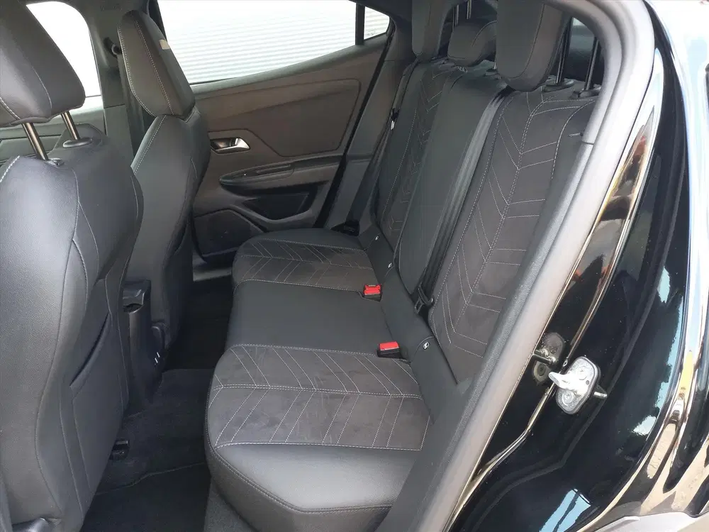 Opel Mokka 1.2T 136pk GS + Blackpakket uit 2023, foto 17