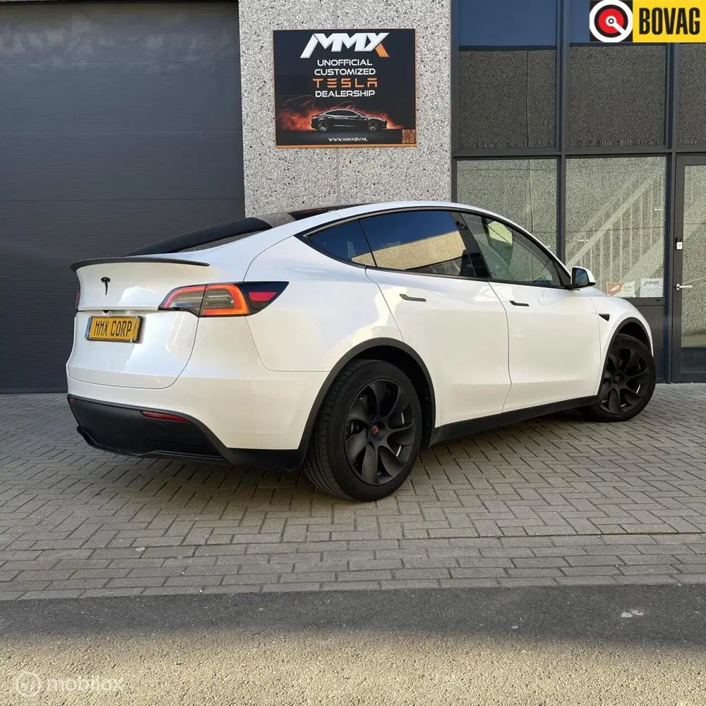 Tesla Model Y + MMX PACK + IAP uit 2024