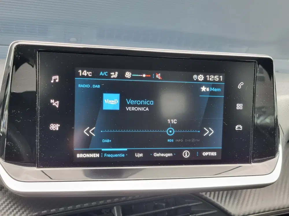 Peugeot 208 1.2 PureTech Active uit 2023, foto 17