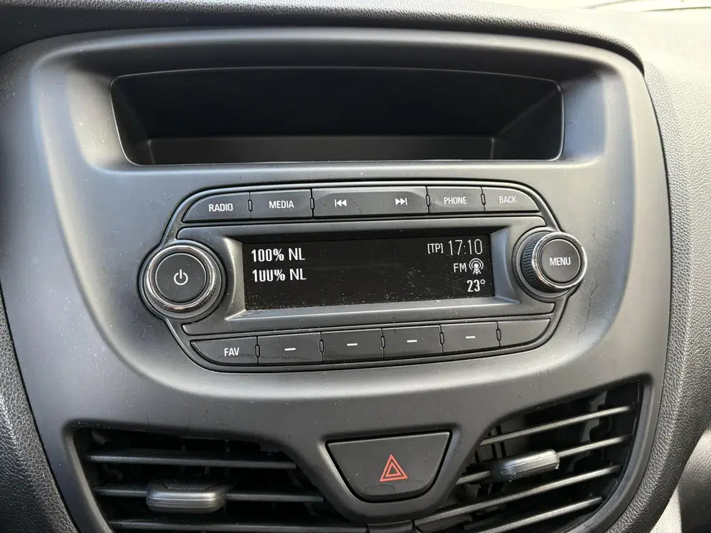 Opel Karl 1.0 ecoFLEX 120 Jaar Edition uit 2019, foto 17