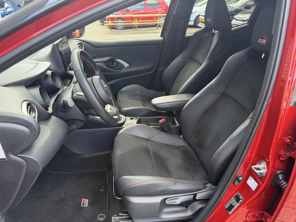 Toyota Yaris 1.5 Hybrid GR Sport uit 2023, foto 10