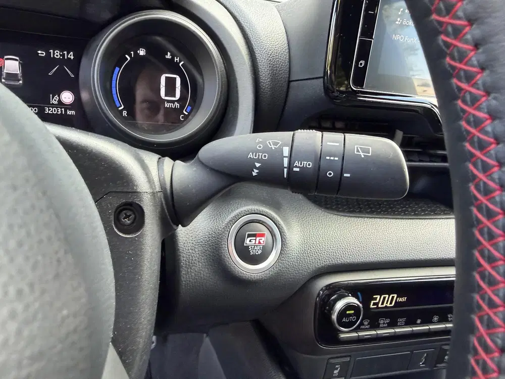 Toyota Yaris 1.5 Hybrid GR Sport uit 2023, foto 19