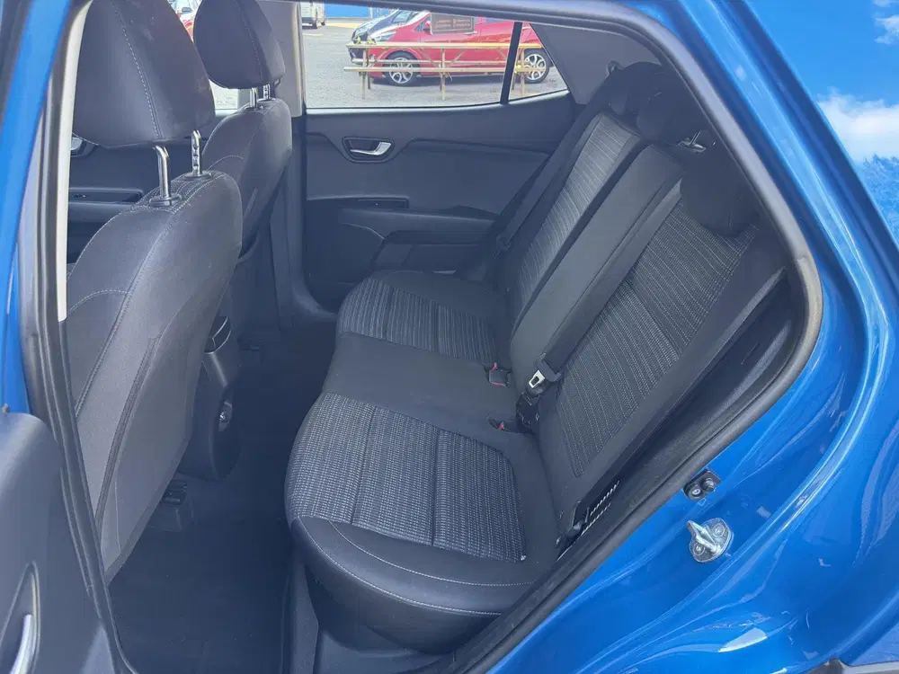 Kia Stonic 1.0 T-GDi MHEV DynamicPlusLine uit 2022, foto 11