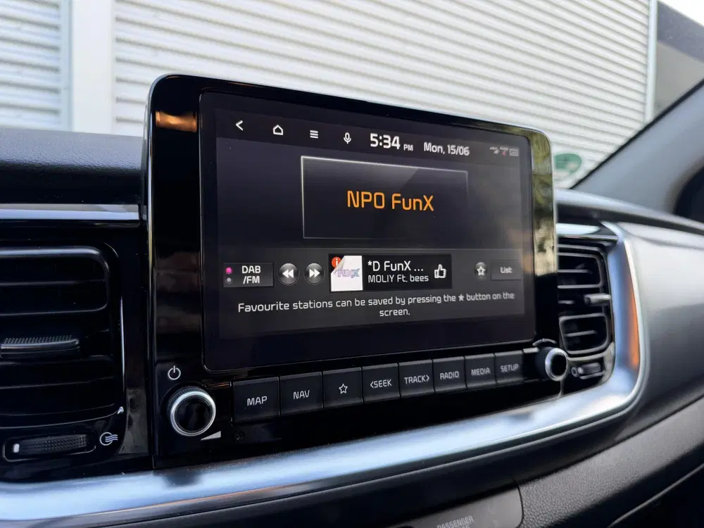 Kia Stonic 1.0 T-GDi MHEV DynamicPlusLine uit 2022, foto 18