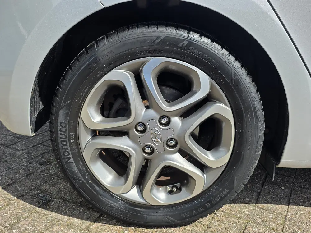 Hyundai I20 1.2i Premium! Camera! Carplay! Nwstaat! Carpass! uit 2019, foto 13