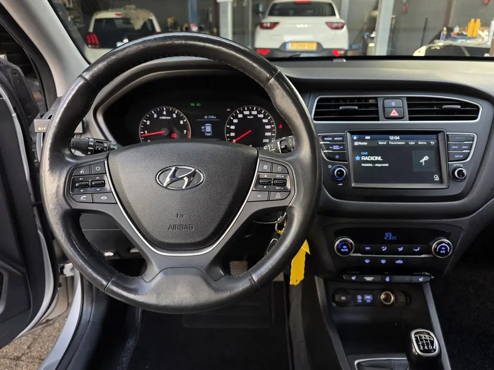 Hyundai I20 1.2i Premium! Camera! Carplay! Nwstaat! Carpass! uit 2019, foto 2