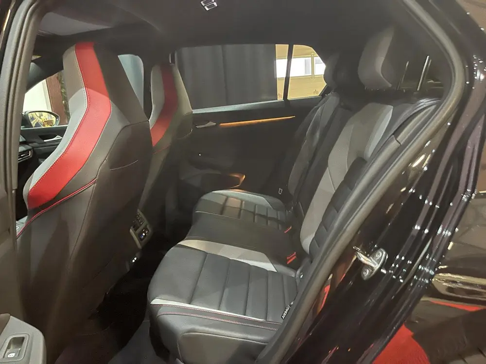 Volkswagen GOLF 2.0 TSI GTI Performance Pano Leder Camera Ke uit 2021, foto 19