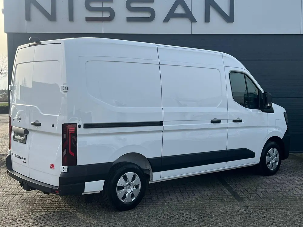 Nissan Interstar L2H2 Tekna 87 kWh 140PK uit 2026, foto 2